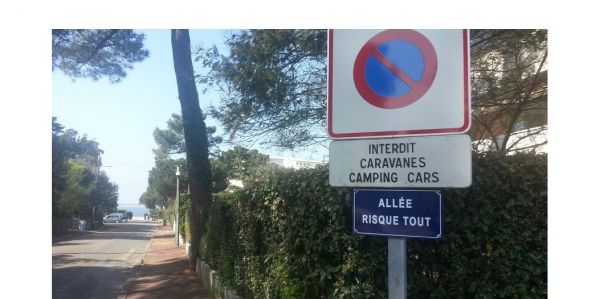visuel Stationnement des camping-cars : droits et devoirs.